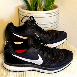 Nike Air Zoom Running black and white Sneakers size women’s 8.5